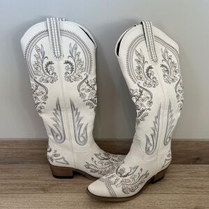 Amazon Women's White and Silver Heeled Boots